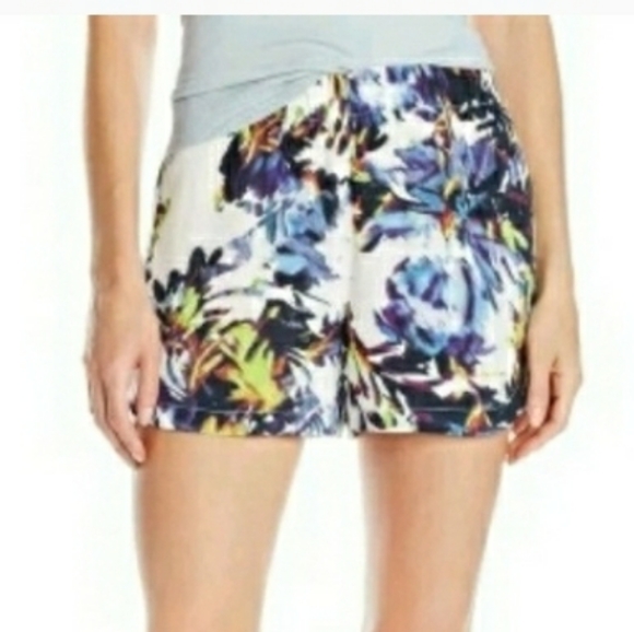 French Connection Pants - NWT French Connection tropical lightweight shorts Rayon.